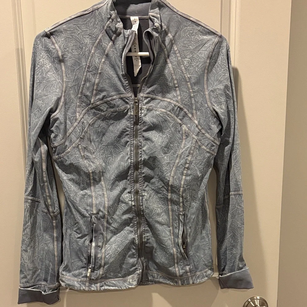 Lululemon Define Women's denim blue/Gray Jacket zip front jacket size 8 - Picture 1 of 2